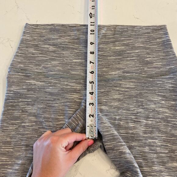 Lululemon Wunder Under Scalloped Hem‎ High-Rise Crop - Picture 12 of 12